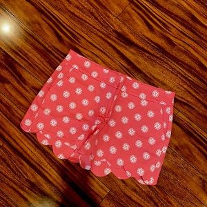 Crown and Ivey scallop shorts. Pink and white